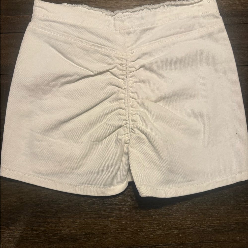 AKIRA White Ruched Back DenimShorts Scrunch Butt Festival Shorts Size M - Picture 4 of 7